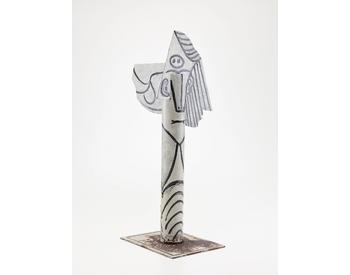 Pablo Picasso
Tête de Femme, 1957
Cut and painted sheet metal
32 3/8 x 13 x 18 1/8 inches (82 x 33 x 46 cm)
© 2025 Estate of Pablo Picasso / Artists Rights Society (ARS), New York
Photo: Sandra Pointet
Courtesy Gagosian